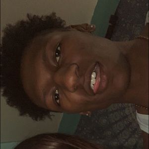 Meet your Posher, Raelon